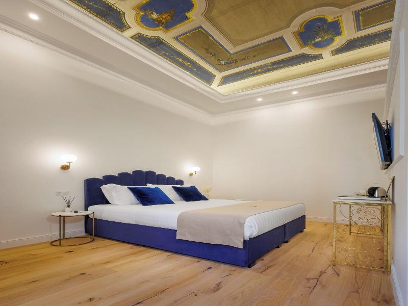 Sm Mellini Relais image