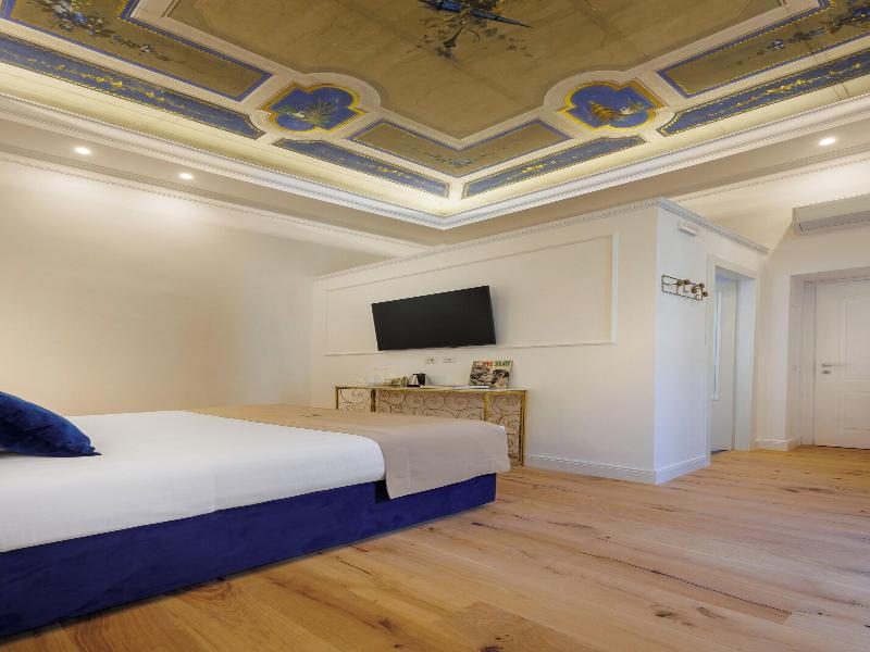 Sm Mellini Relais image