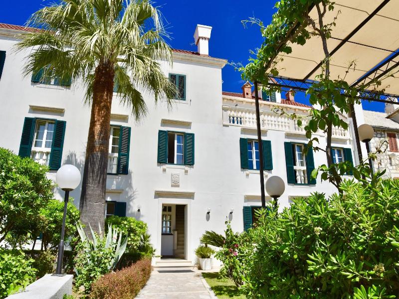 Villa Giardino Heritage Boutique Hotel Bol image