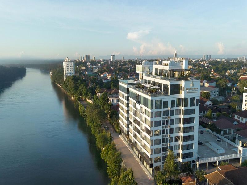 One Riviera Hotel And Residences image