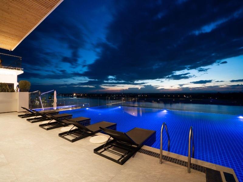 One Riviera Hotel And Residences image