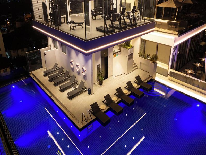 One Riviera Hotel And Residences image