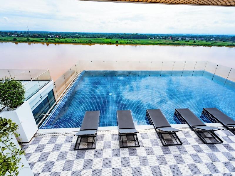 One Riviera Hotel And Residences image
