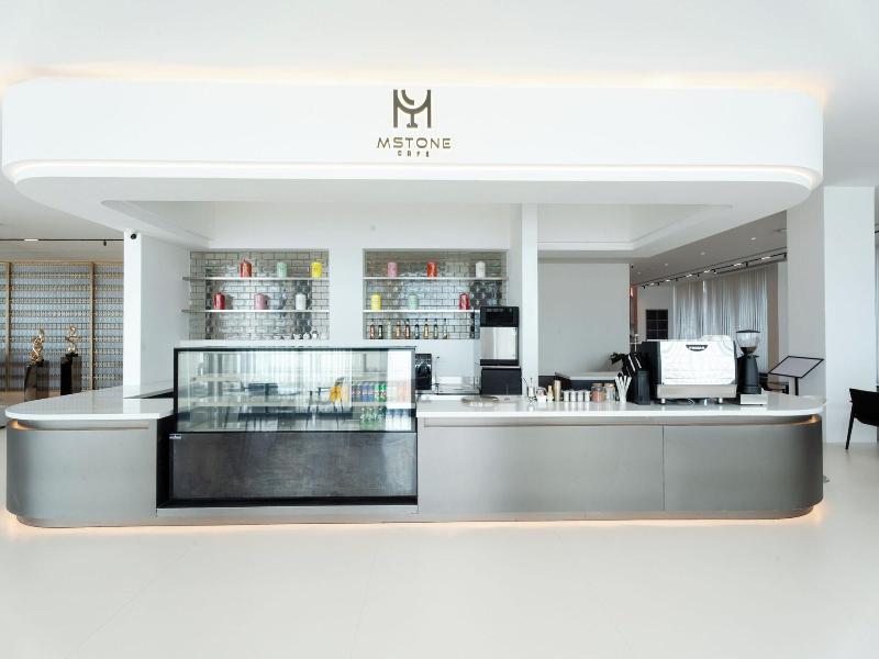 One Riviera Hotel And Residences image