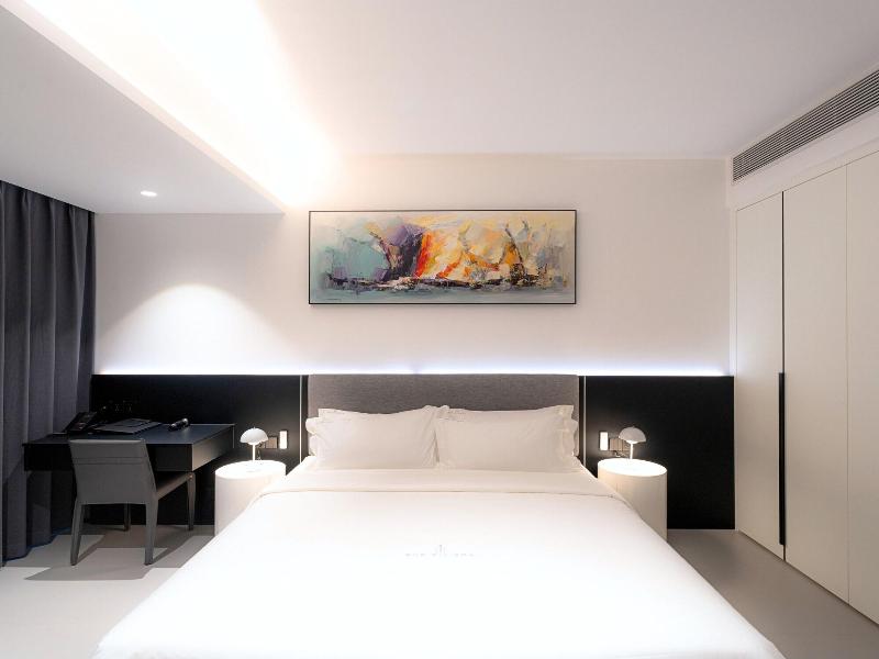 One Riviera Hotel And Residences image