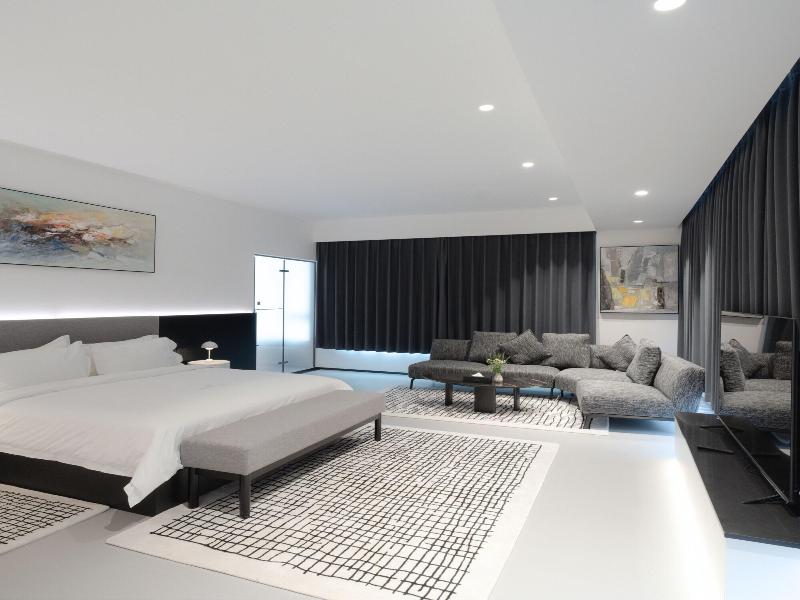 One Riviera Hotel And Residences image