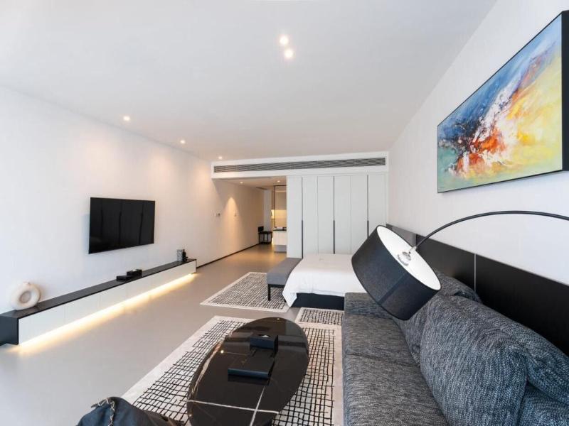 One Riviera Hotel And Residences image
