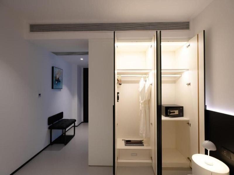 One Riviera Hotel And Residences image