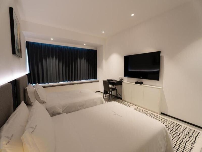 One Riviera Hotel And Residences image