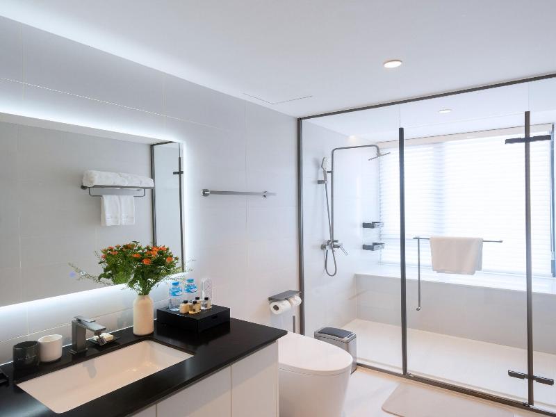 One Riviera Hotel And Residences image