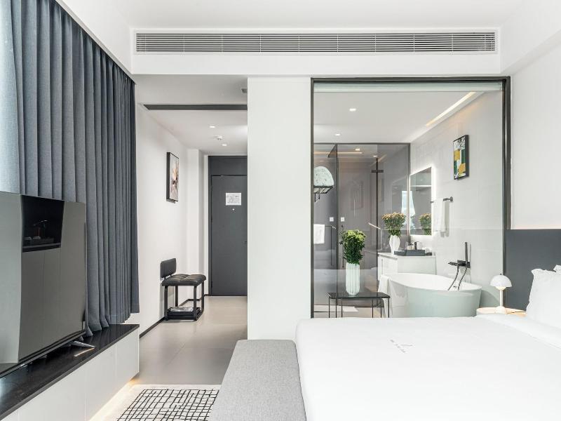 One Riviera Hotel And Residences image