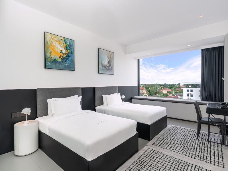 One Riviera Hotel And Residences image