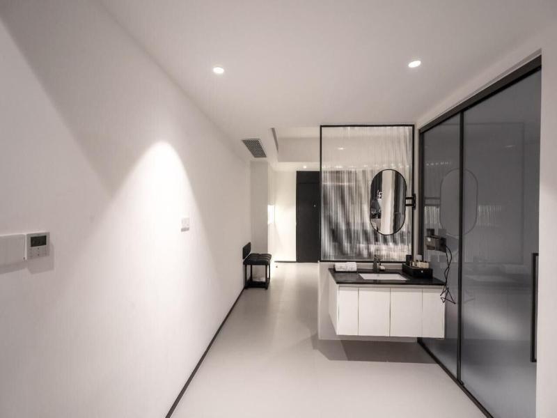 One Riviera Hotel And Residences image