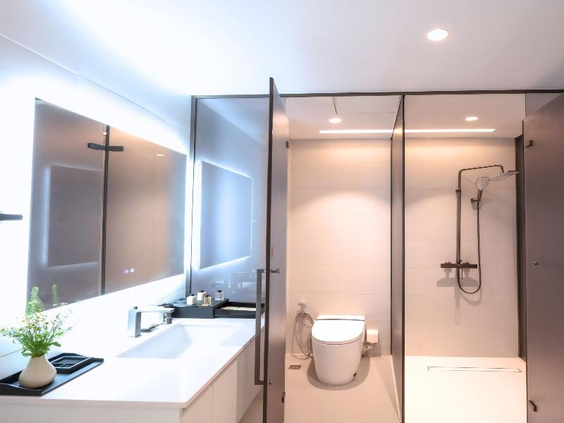 One Riviera Hotel And Residences image