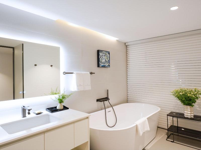 One Riviera Hotel And Residences image