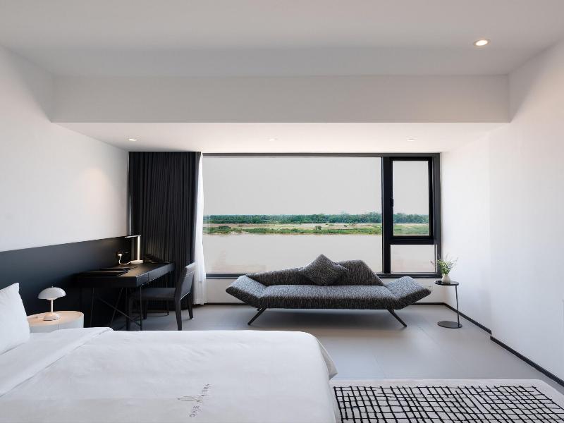 One Riviera Hotel And Residences image