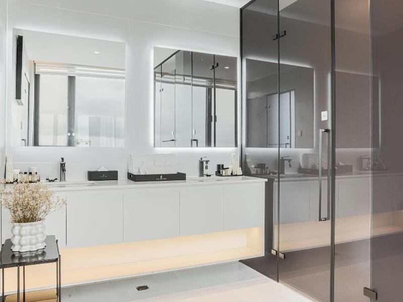One Riviera Hotel And Residences image