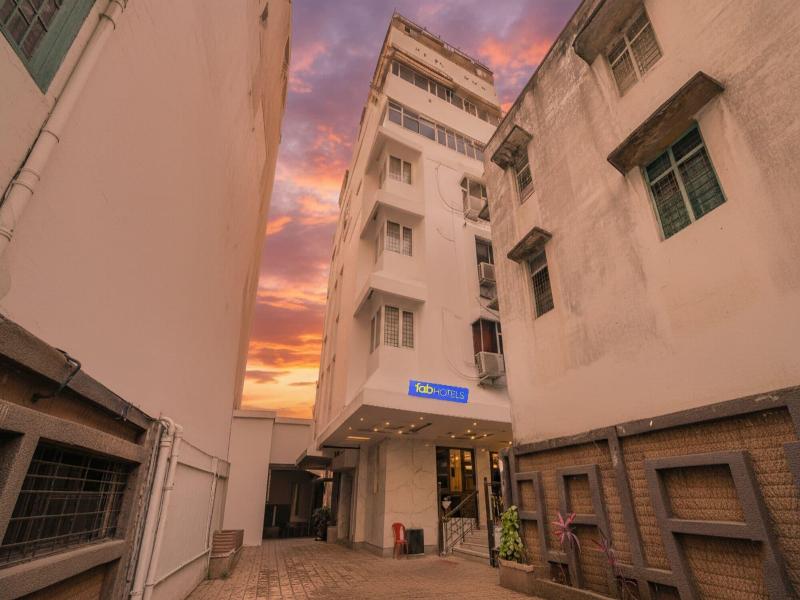 Fabhotel Royale Basant Residency image