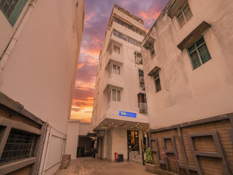 Fabhotel Royale Basant Residency image