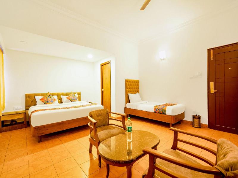 Fabhotel Royale Basant Residency image