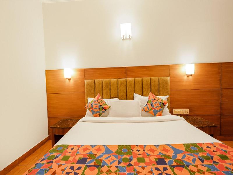 Fabhotel Royale Basant Residency image