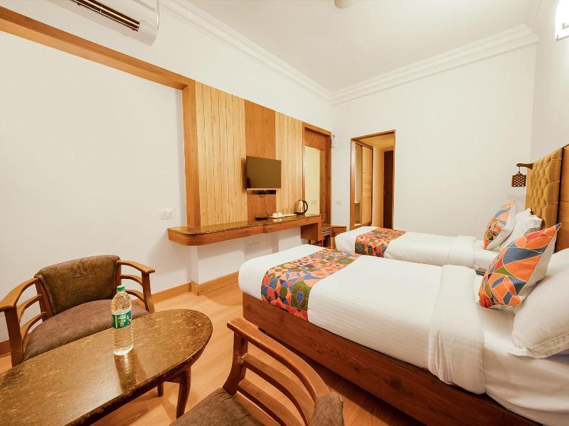 Fabhotel Royale Basant Residency image