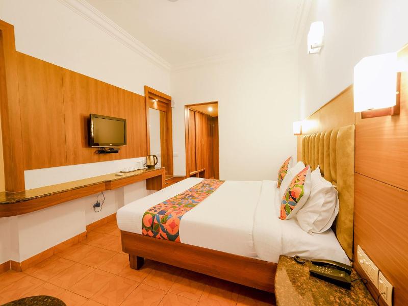 Fabhotel Royale Basant Residency image