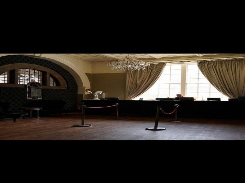 White Star Line Hotel image