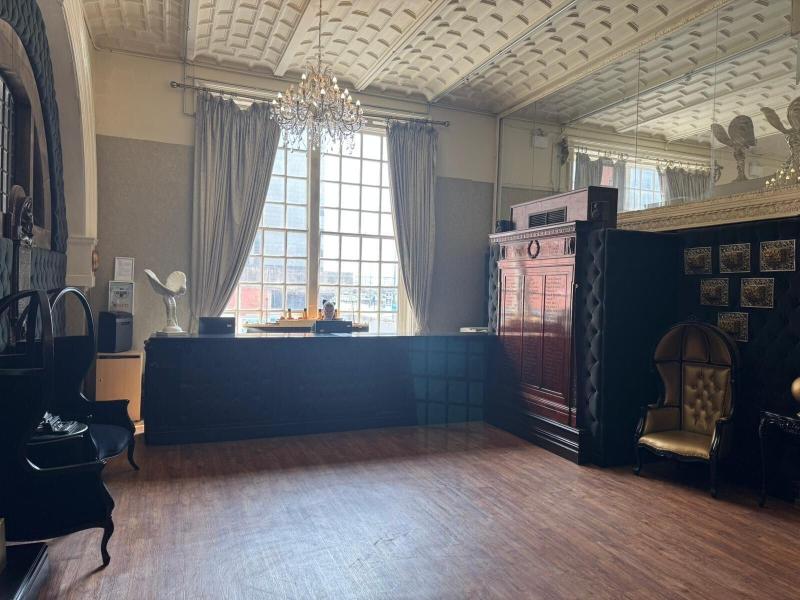 White Star Line Hotel image