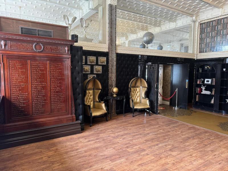White Star Line Hotel image