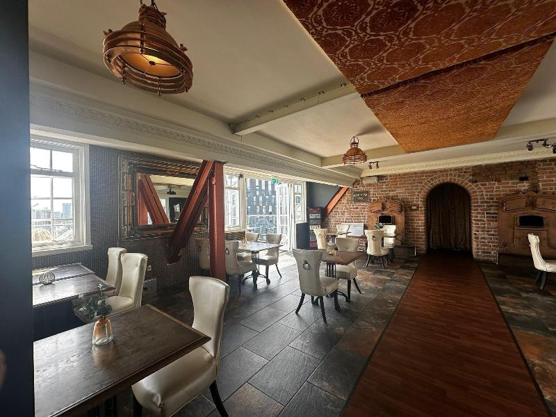 White Star Line Hotel image