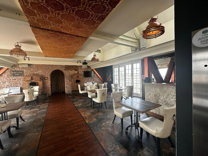 White Star Line Hotel image