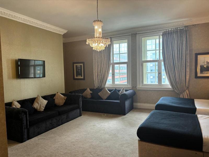 White Star Line Hotel image