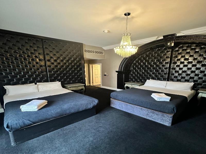 White Star Line Hotel image