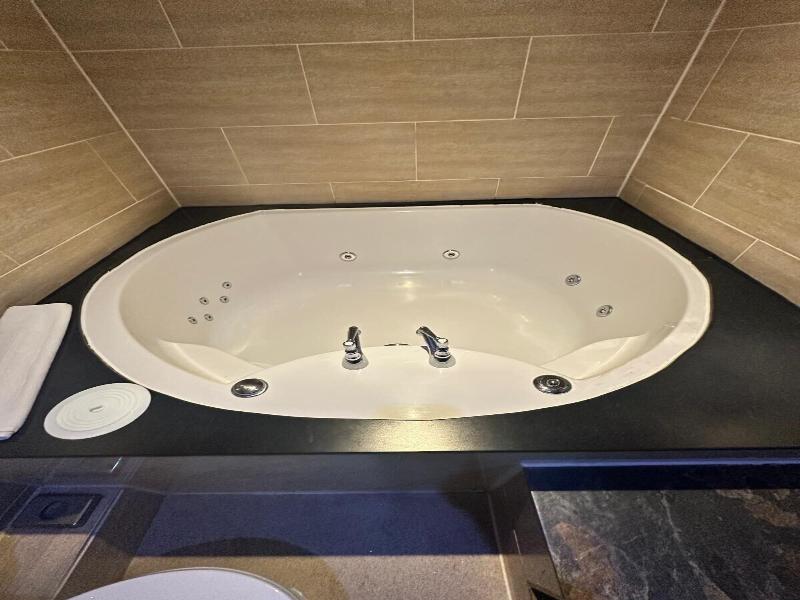 White Star Line Hotel image