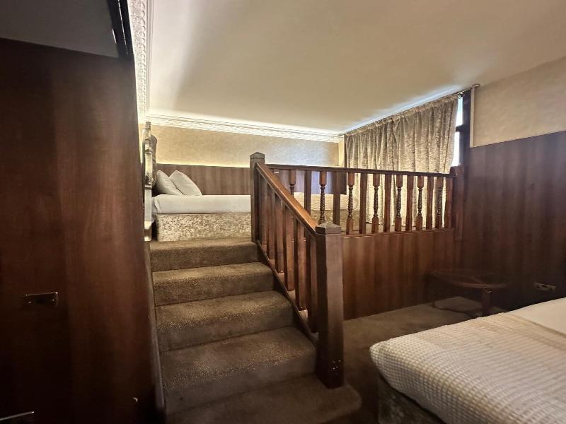 White Star Line Hotel image
