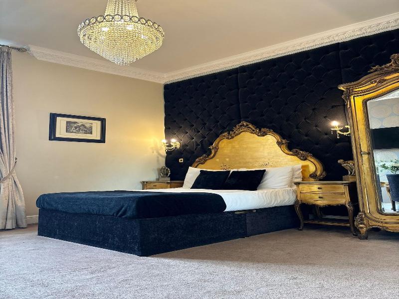 White Star Line Hotel image