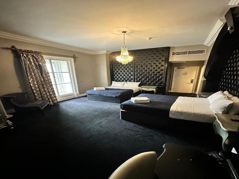 White Star Line Hotel image