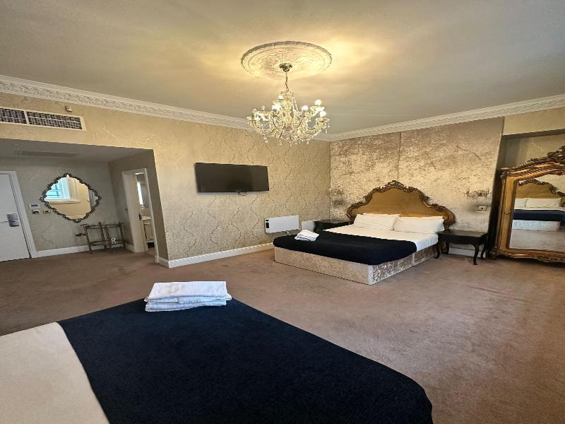 White Star Line Hotel image