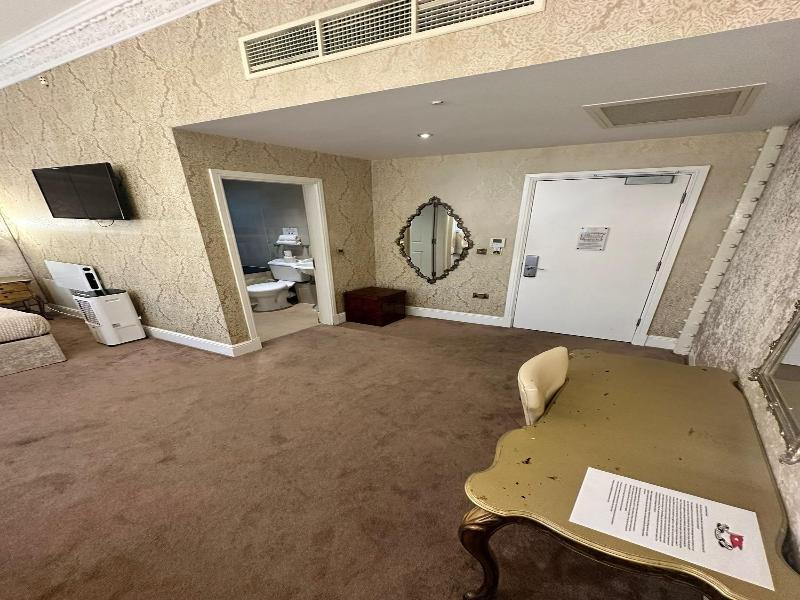 White Star Line Hotel image