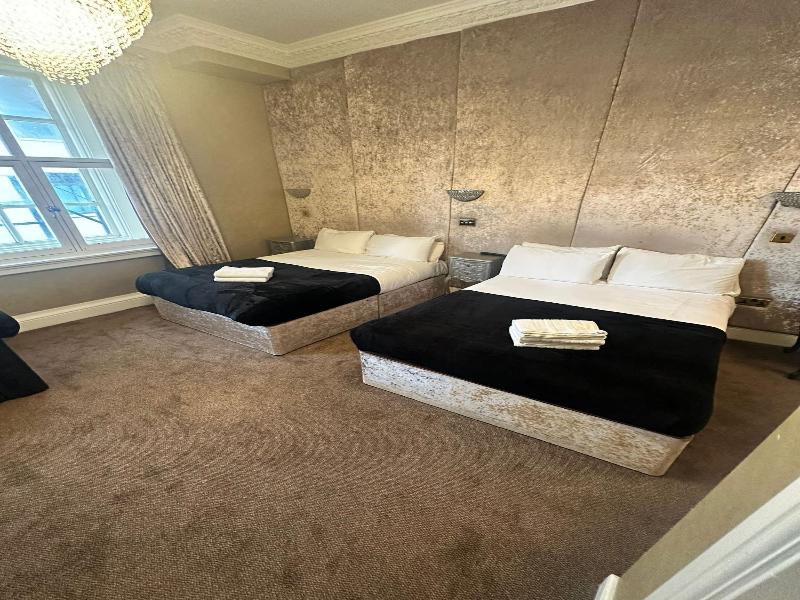 White Star Line Hotel image