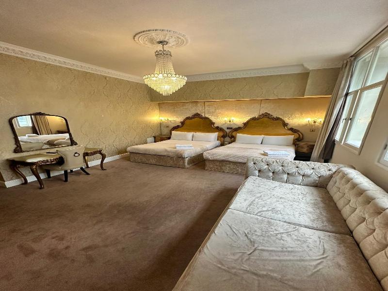 White Star Line Hotel image