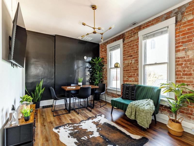 Jungle House Historic Lofts Â€“ German Village image