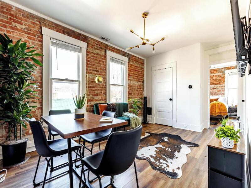 Jungle House Historic Lofts Â€“ German Village image