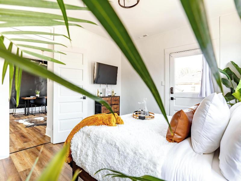 Jungle House Historic Lofts Â€“ German Village image