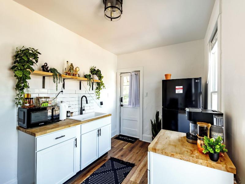 Jungle House Historic Lofts Â€“ German Village image