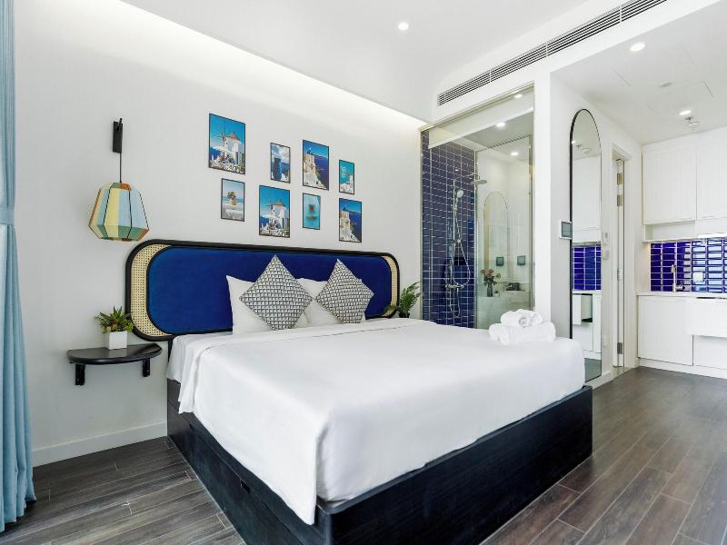 Capella Apartment Fireworks & Ocean View image