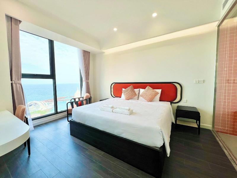 Capella Apartment Fireworks & Ocean View image