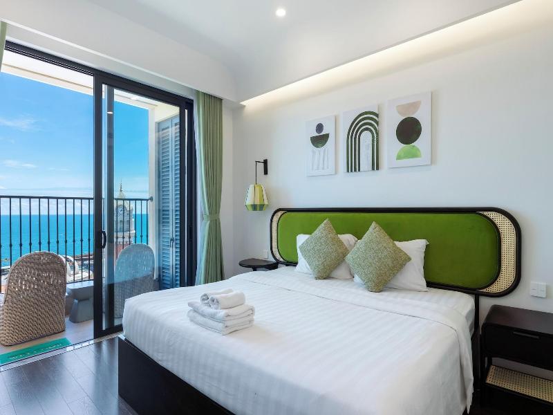 Capella Apartment Fireworks & Ocean View image