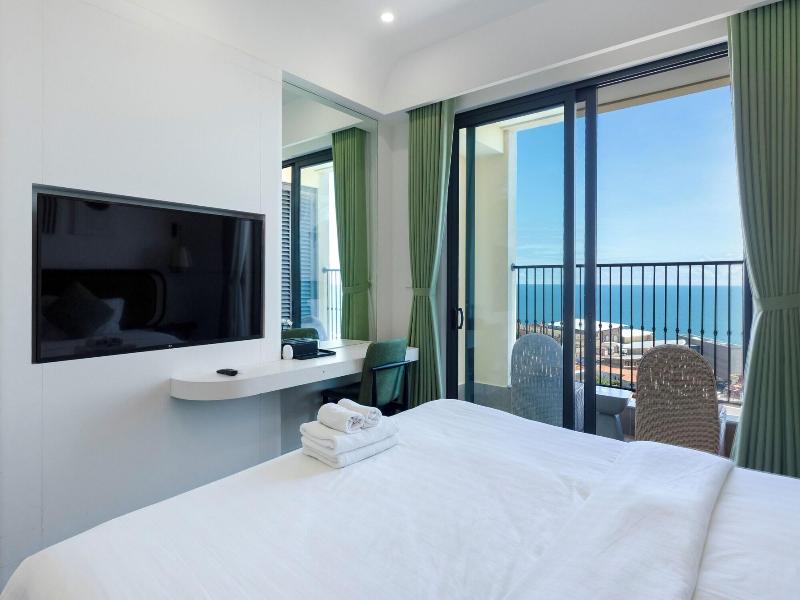 Capella Apartment Fireworks & Ocean View image